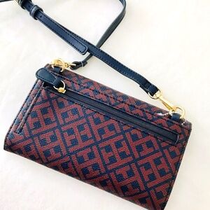 Tommy Hilfiger Signature Red/Navy Crossbody Trifold Wallet Purse Combination